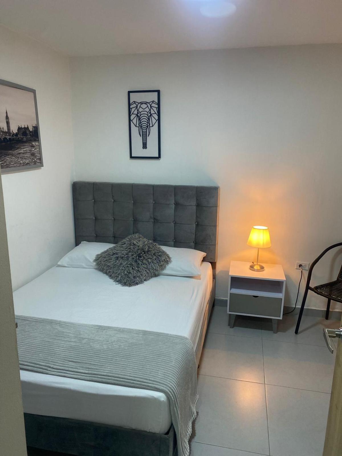 Hotel Boutique San Joaquin Plaza Медельин Экстерьер фото
