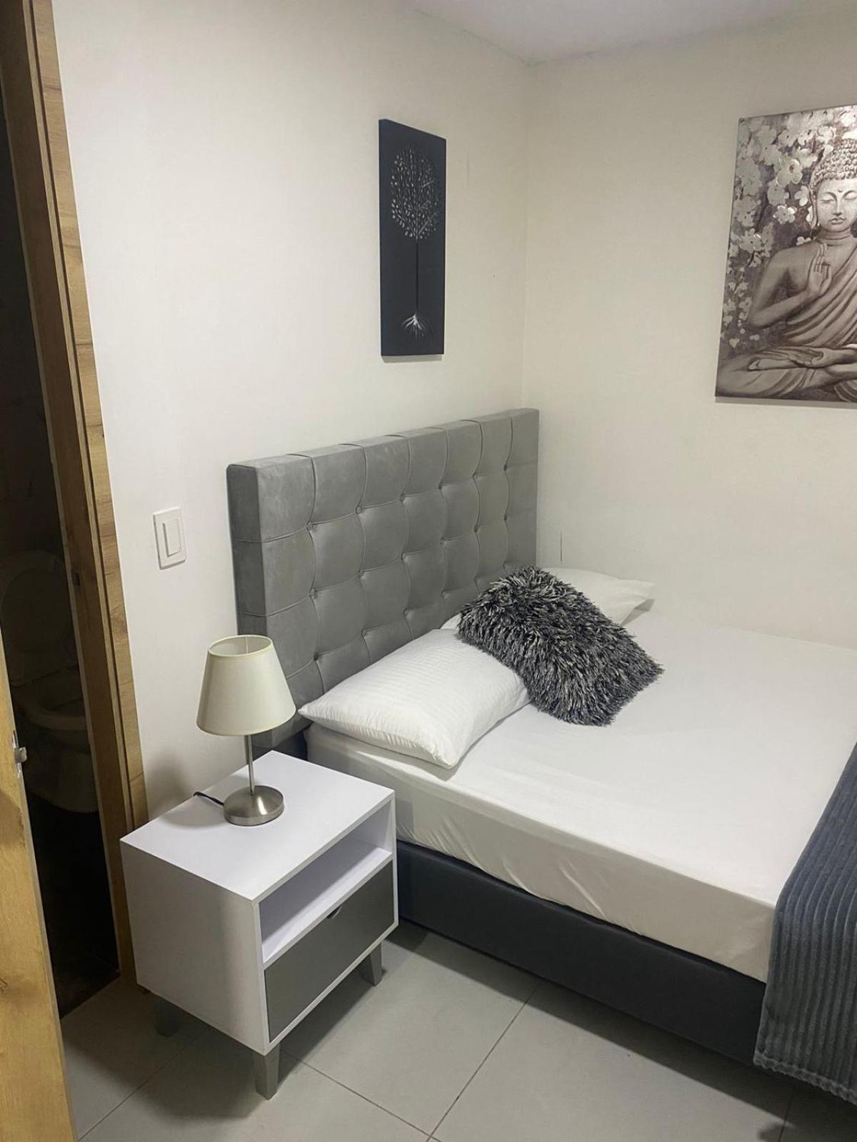 Hotel Boutique San Joaquin Plaza Медельин Экстерьер фото