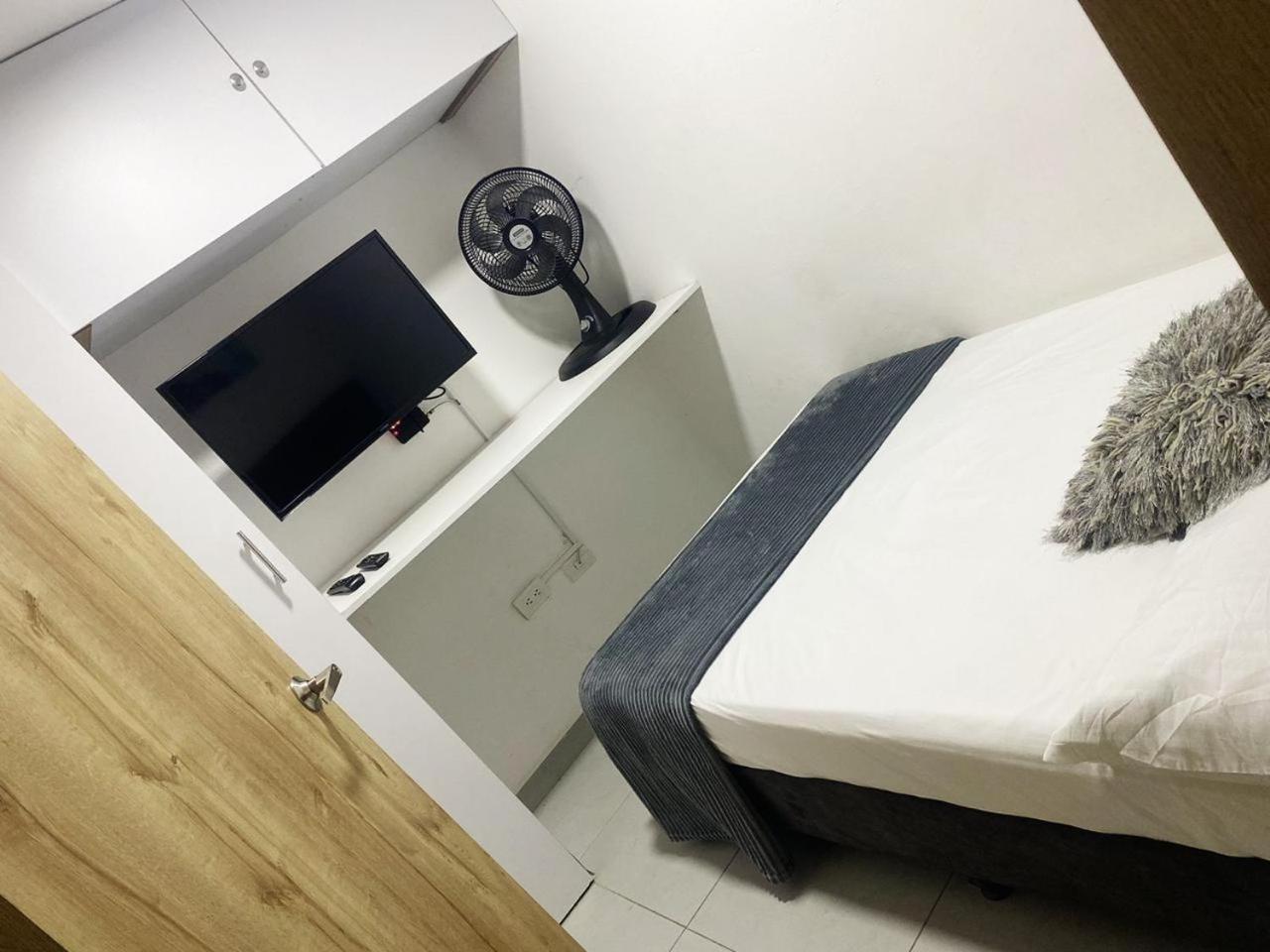 Hotel Boutique San Joaquin Plaza Медельин Экстерьер фото