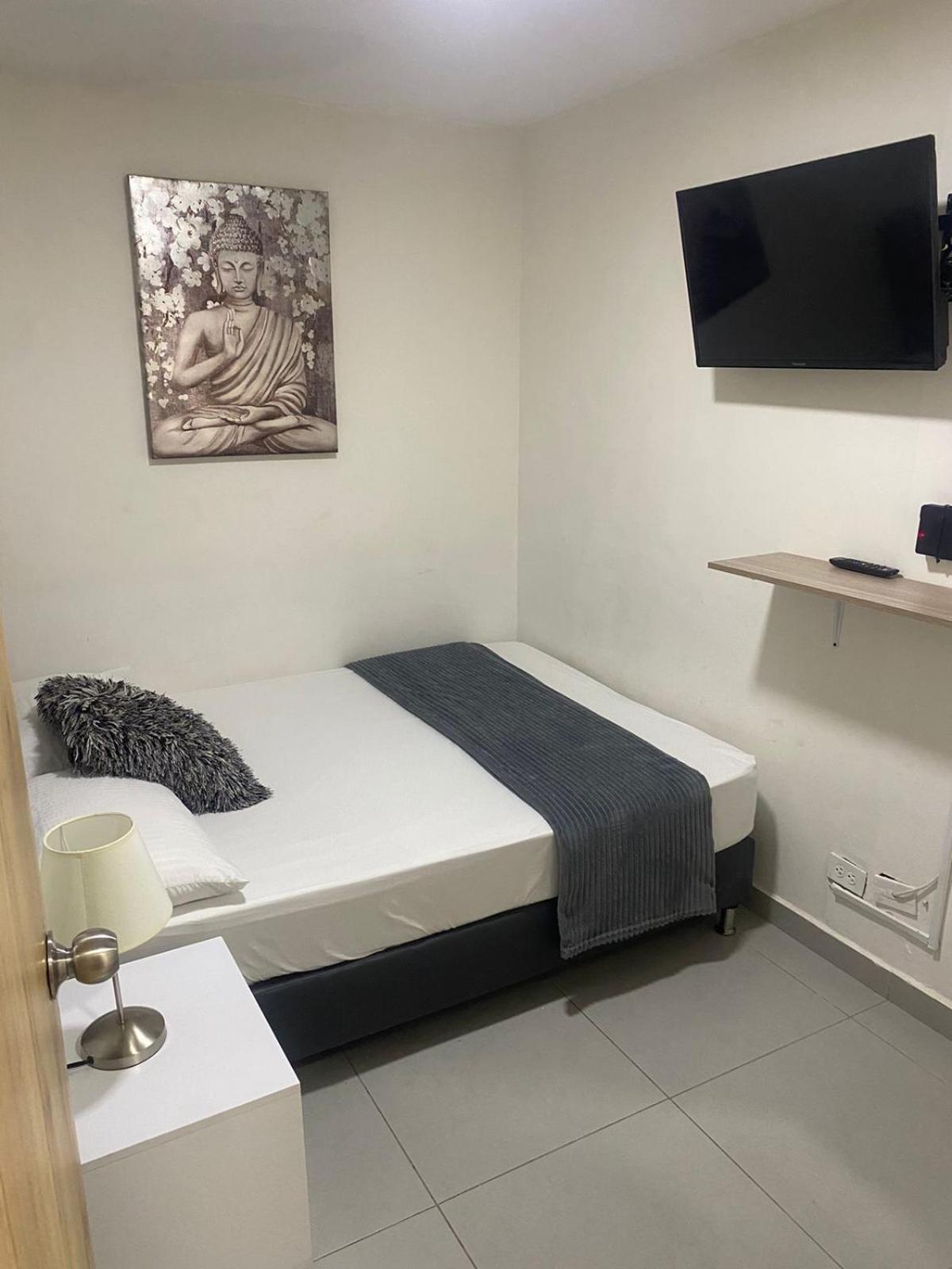 Hotel Boutique San Joaquin Plaza Медельин Экстерьер фото