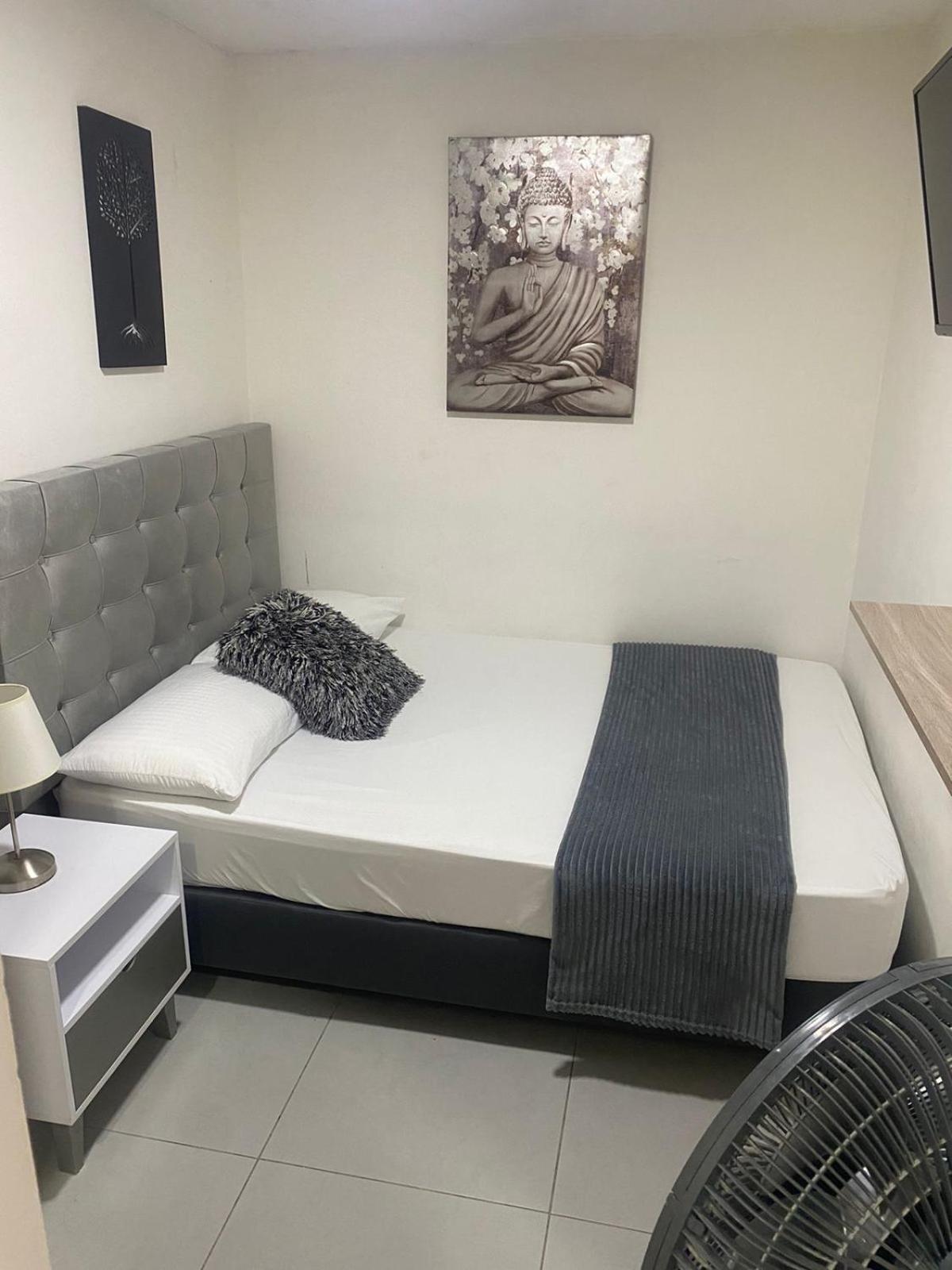 Hotel Boutique San Joaquin Plaza Медельин Экстерьер фото
